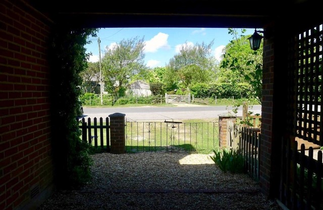 6 Cottage Pilley Green