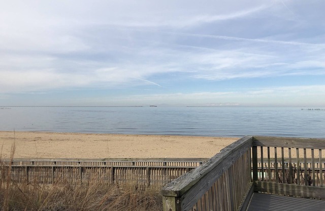 60 Seconds 2 Beach - Duplex 1 of 2