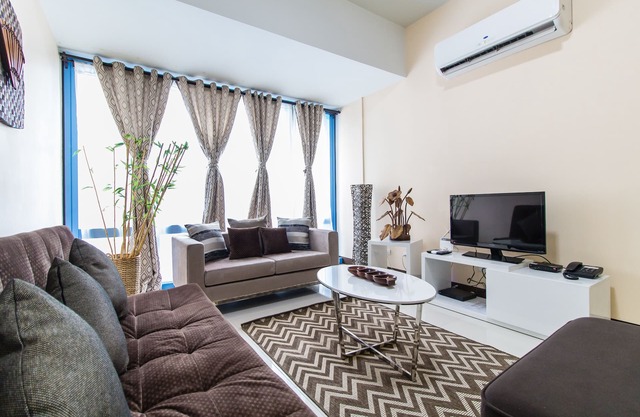 60 m² 1 B / R @ Deux Central (I)