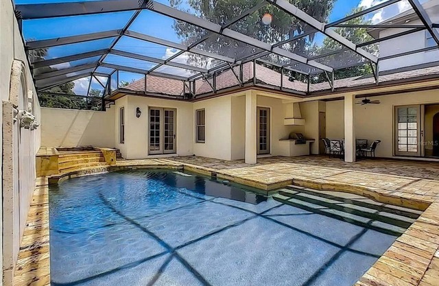 COMPLETE PRIVATE POOl BBQ MANSION AT HEART Of ORLANDO