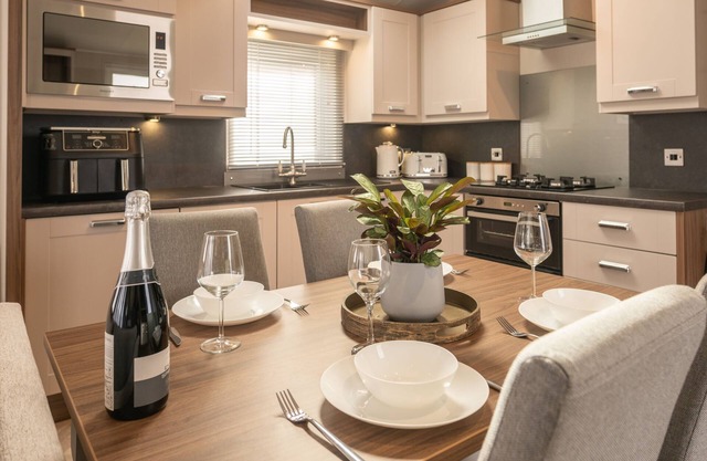 62 Meadow View Lodge - 2 Bed, Sleep 4 (TJS62MV)