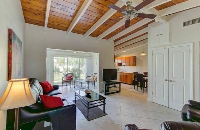 64 Premium - Charming Escape - Discover Your One-Bedroom Villa on Siesta Key