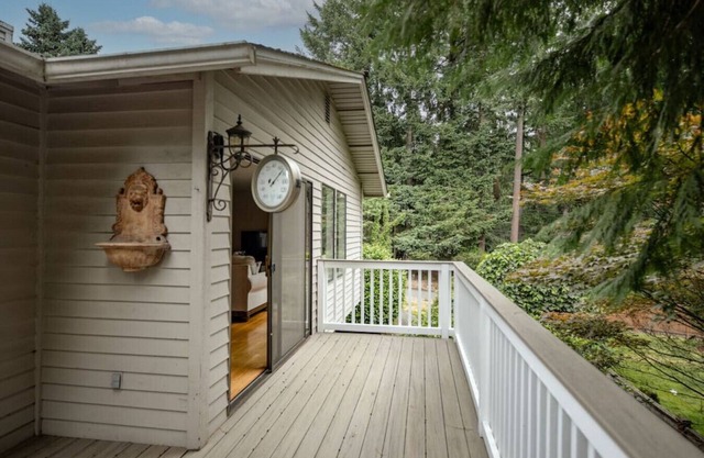 6527 Salina · 3b2b Sweet Suite in Redmond/Central Location