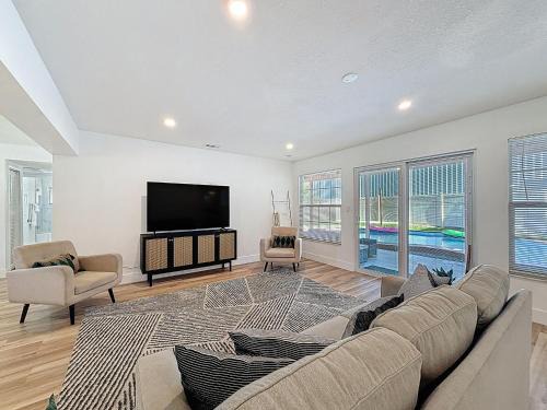 6616 Travis Blvd