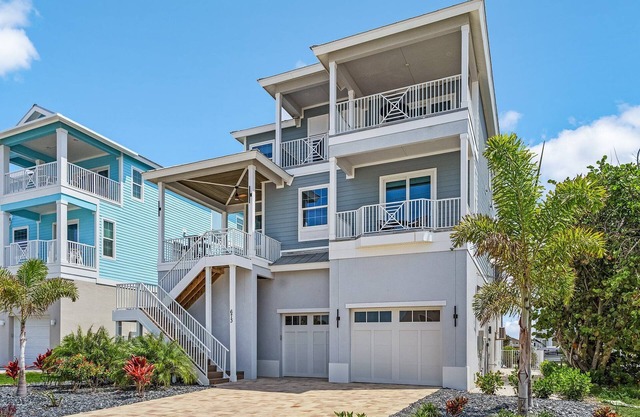 673 White Sands Retreat: Bay Views, Pool, Elevator