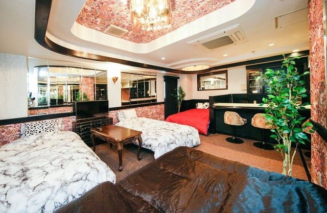 A 4minute walk from Ueno Station it is / Taito-ku Tokyo