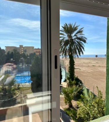 6Apartment with sea views in a Resort