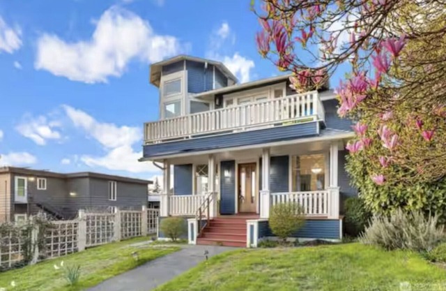 6B4B Luxury Home! Sleeps 20! Beautiful Views!