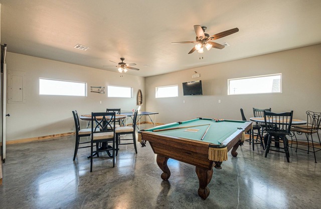 6Bdrm.Pool Table! Launch nearby! Lake Texoma!