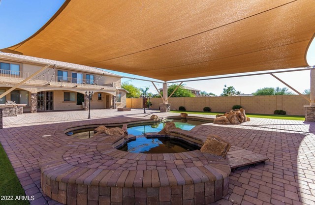 6BR 5BA, Heated Pool Spa, HUGE yard, indoor, outdoor games, pickleball and more!