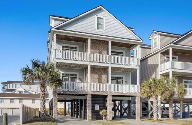 6BR Cherry Grove Beach House with lots of fun & laughter