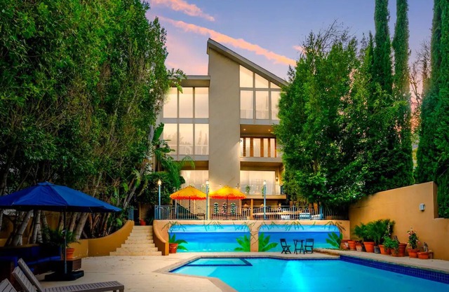 6BR/Music Studio/Pool/Spa/Games/Sauna
