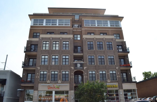 6e étage condo dans The Dickson avec Vue du Old Main