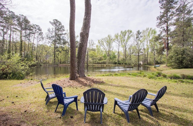 7 acre prvt estate, pond, fishing, game room,