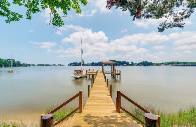 7+ Acre Private Waterfront Gem in Colonial Beach