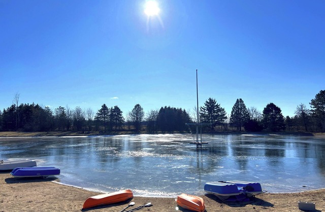 Entire Place 7 Acres - Nature View and Ponds - Fish, Pedal Boats & Kayaks