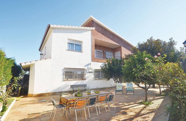 Belle maison de 7 chambres à Santa.