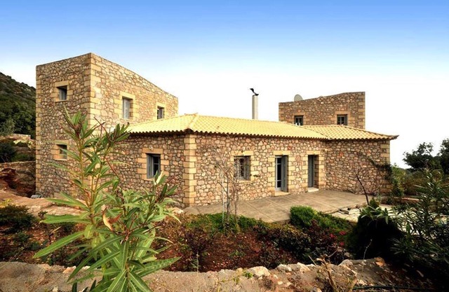 Villa en pierre à louer avec 7 chambres