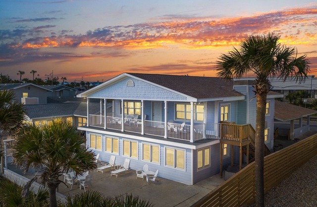 7 Br Gulf Front Beach Home. Family Friendly and affordable. Pets Considered.