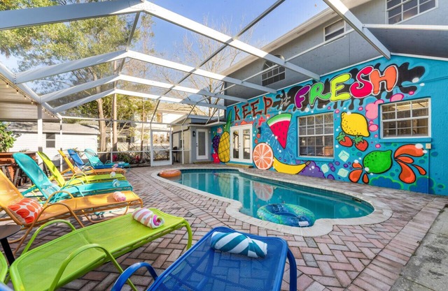 7 BR Heated Pool, Game Room, Theater, Sleeps 25