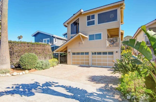 Mid-Century East Cliff Home, à quelques pas de la plage !!