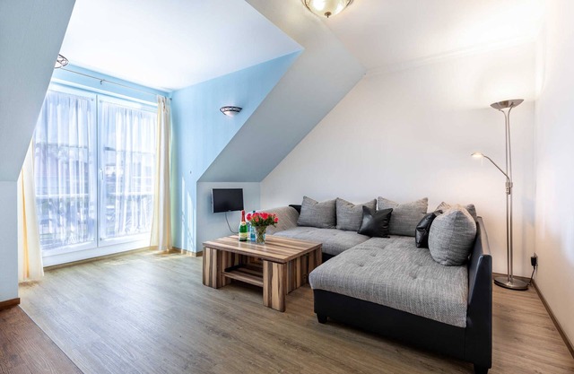 (7) Lisa, 2-room apartment, loggia, upper floor - Ostseeferienhaus Drachenflieger Pepelow OFC 02