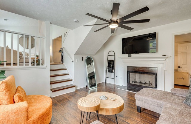 7 Mi to Dtwn ATL: Upscale Family Home w/ Balcony