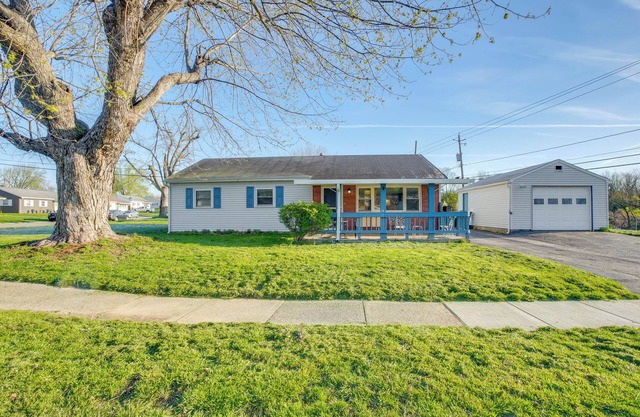 7 Mi to Dtwn Dayton: Home in Kettering w/ Yard