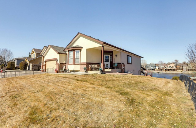 7 Mi to Dtwn Denver: Lakefront Gem w/ Dock!