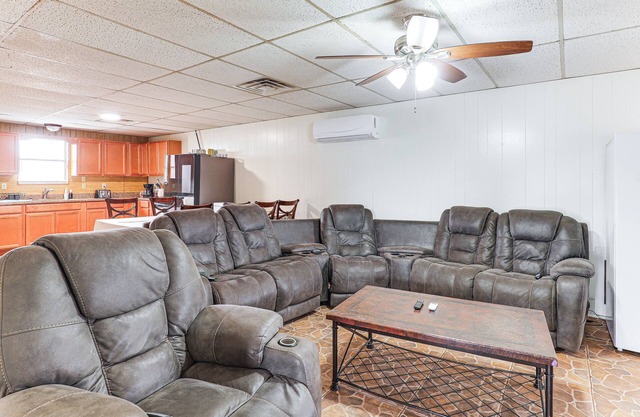 7 Mi to Dtwn Odessa: Home w/ Large Yard!