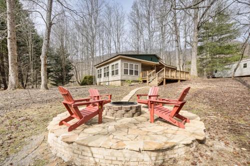 7 Mi to Lake Chatuge Creekside Cabin with Decks!
