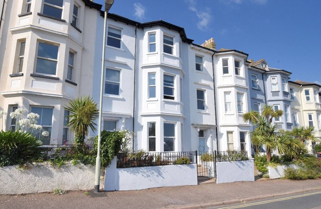 7 Seafield Road