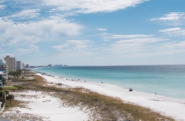 705 Destin on the Gulf Beach Chair Service Included, Owner managed