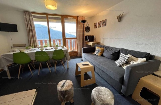 240m du centre station, 1er étage, balcon, télévision, casier à ski, 45m², Peisey-Vallandry