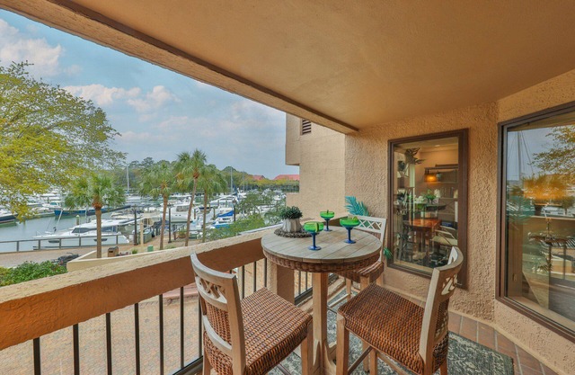 7104 Harbourside 1 @ Shelter Cove | Pool | Stunning Marina Views