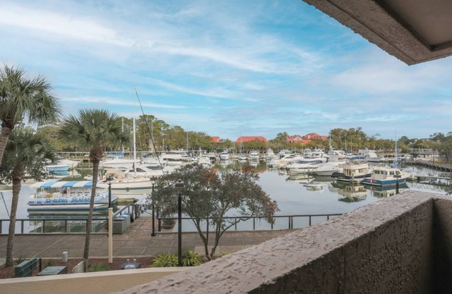 7138 Harbourside: Stunning Marina Views from this 2 Bedroom Harbourside Villa