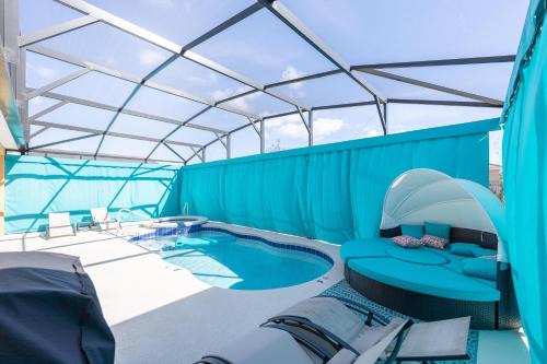 7547OML-Solterra Resort