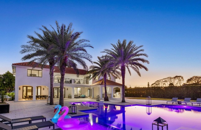 7BR Villa sleeps 16 / Pool, Jacuzzi, Pickleball