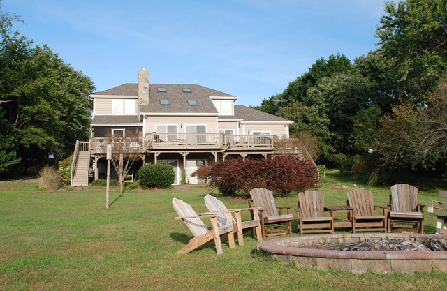 7BR maison au bord du lac sur le côté public-parfait pour les familles de divertissement et grandes