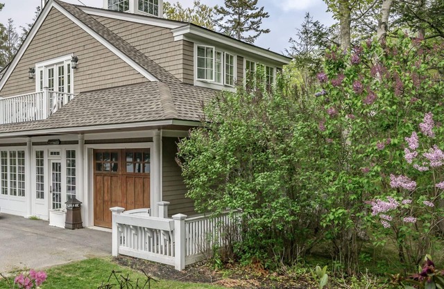 8 acres overlooking casco bay