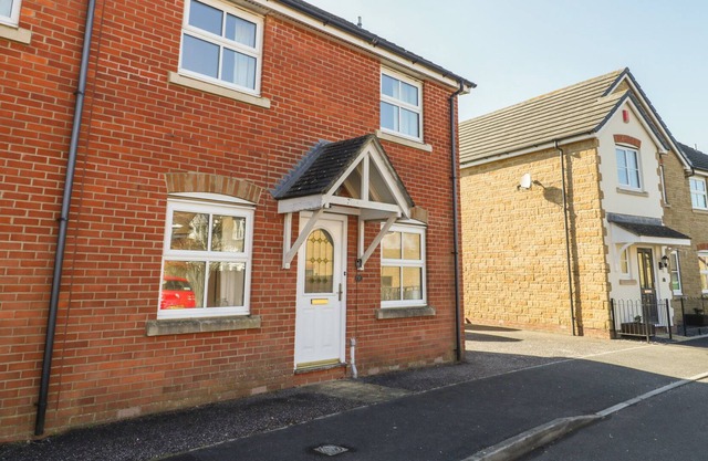 8 Adams Meadow, ILMINSTER