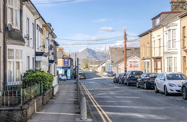 8 bedroom accommodation in Porthmadog