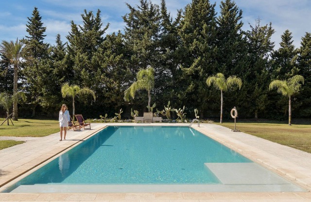 VILLA 8 CHAMBRES + 3 CANAPÉS LIT (16 +3 PERSONNES)