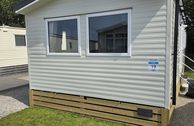8 Berth Caravan free WiFi, Airfryer