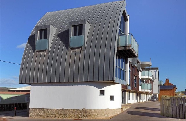 8 DRIFTWOOD, family friendly, country holiday cottage in West Bay