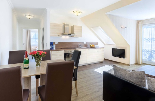 (8) Matthias, 2-room apartment, loggia, upper floor - Ostseeferienhaus Drachenflieger Pepelow OFC 02