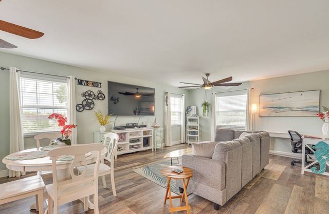 8 Mi to Beaches: Getaway w/Pool in Panama City!