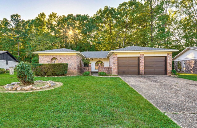 8 Mi to Downtown Little Rock: Home w/ Patio