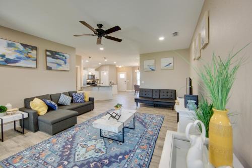 8 Mi to State Park Home with Fenced Yard in Lindale