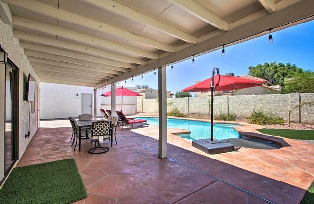 8 mi to Westgate: Family-friendly Glendale Home!